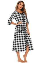 Carregar imagem no visualizador da galeria, Round Neck Three-Quarter Sleeve Midi Night Dress
