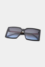 Carregar imagem no visualizador da galeria, Polycarbonate Frame Square Sunglasses
