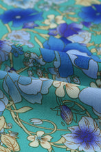 Carregar imagem no visualizador da galeria, Blusa Cropped Sobrepeliz Floral Manga Sino
