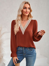 Load image into Gallery viewer, Contrast Trim Flounce Sleeve V-Neck Blouse
