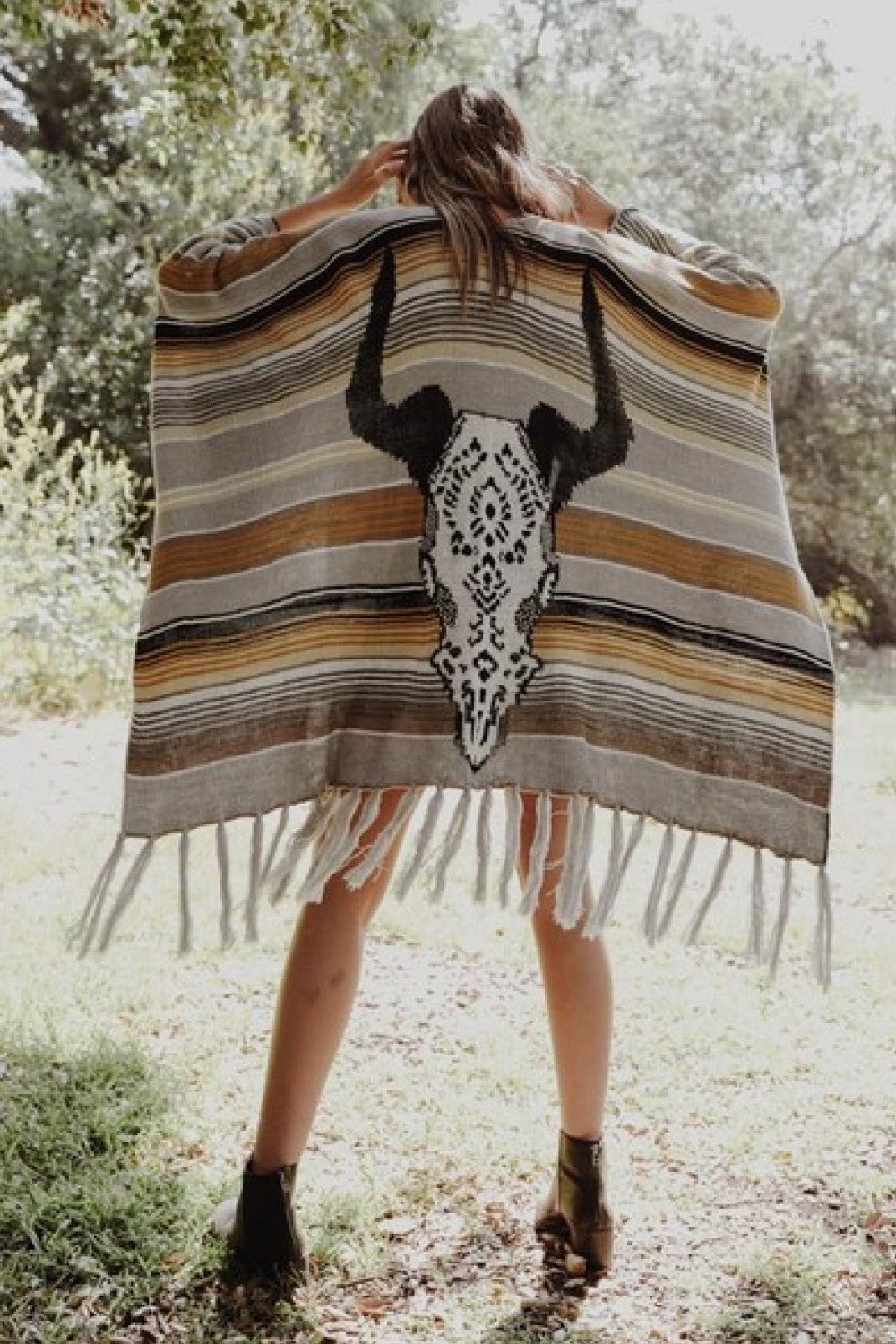 Poncho listrado com caveira de vaca Leto Desert Wanderer