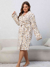 Carregar imagem no visualizador da galeria, Plus Size Leopard Tie Front Robe
