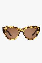 Carregar imagem no visualizador da galeria, Tortoiseshell Polycarbonate Wayfarer Sunglasses
