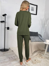 Carregar imagem no visualizador da galeria, Round Neck Top and Drawstring Pants Lounge Set
