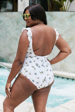 Carregar imagem no visualizador da galeria, Marina West Swim Float On Ruffle Faux Wrap One Piece em Daisy Cream
