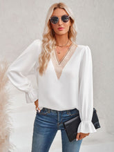 Load image into Gallery viewer, Contrast Trim Flounce Sleeve V-Neck Blouse
