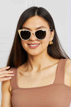 Carregar imagem no visualizador da galeria, Cat-Eye Acetate Frame Sunglasses
