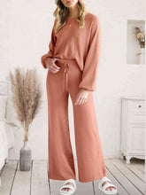 Carregar imagem no visualizador da galeria, Long Sleeve Lounge Top and Drawstring Pants Set
