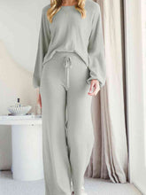 Carregar imagem no visualizador da galeria, Long Sleeve Lounge Top and Drawstring Pants Set
