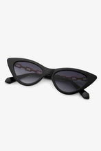 Load image into Gallery viewer, Chain Detail Cat-Eye Sunglasses
