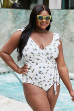 Carregar imagem no visualizador da galeria, Marina West Swim Float On Ruffle Faux Wrap One Piece em Daisy Cream
