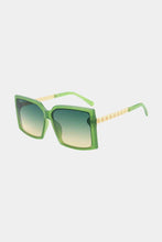 Carregar imagem no visualizador da galeria, Polycarbonate Frame Square Sunglasses
