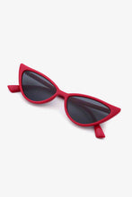 Carregar imagem no visualizador da galeria, Polycarbonate Cat-Eye Sunglasses
