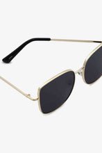 Carregar imagem no visualizador da galeria, Metal Frame Wayfarer Sunglasses
