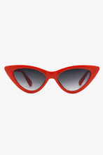 Load image into Gallery viewer, Chain Detail Cat-Eye Sunglasses
