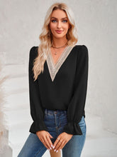 Load image into Gallery viewer, Contrast Trim Flounce Sleeve V-Neck Blouse
