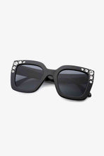 Carregar imagem no visualizador da galeria, Inlaid Rhinestone Polycarbonate Sunglasses
