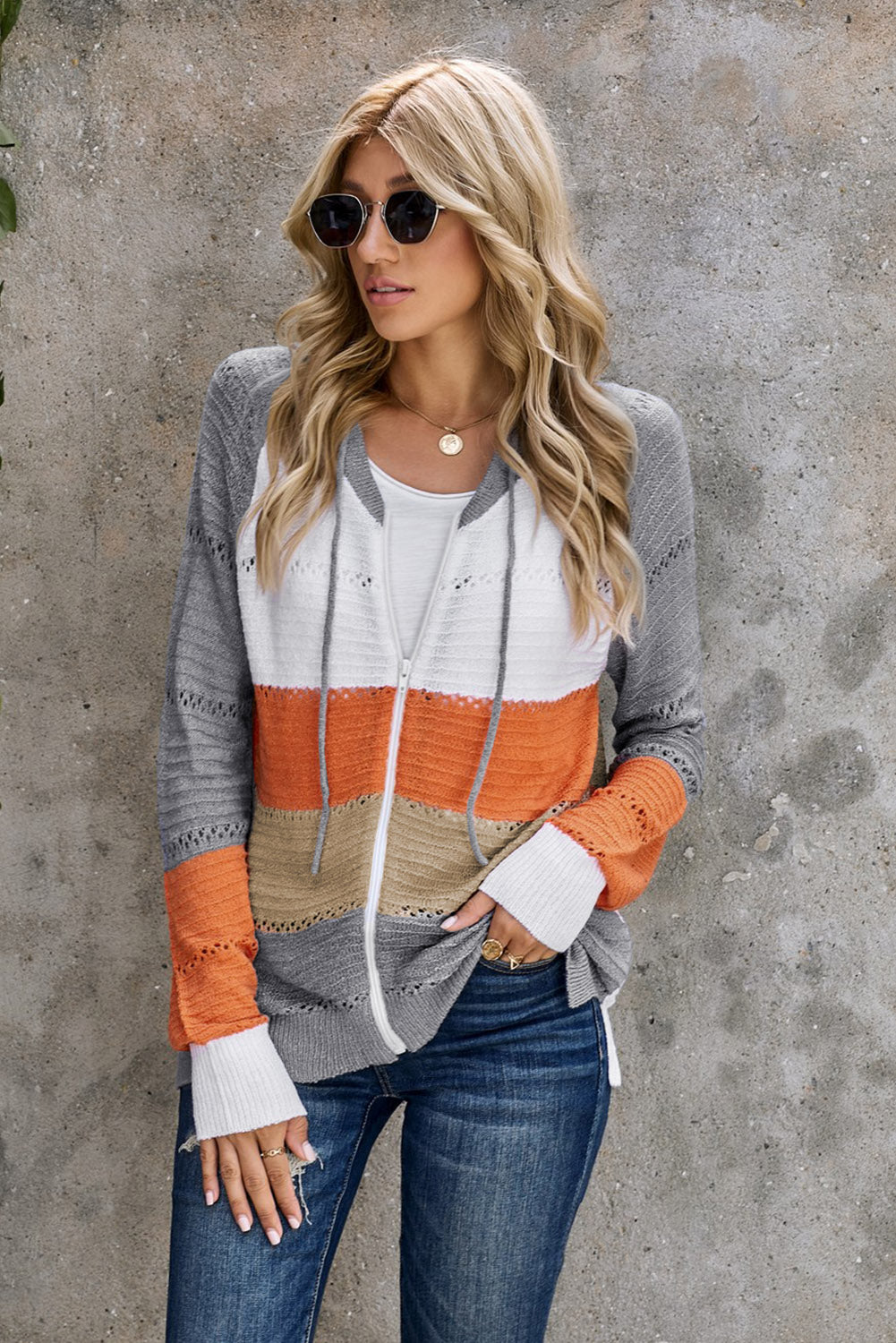 Cardigan com capuz e manga raglan com zíper e abertura