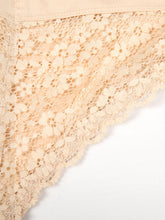 Carregar imagem no visualizador da galeria, Full Size Lace Detail Shaping Shorts
