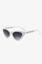 Carregar imagem no visualizador da galeria, Chain Detail Cat-Eye Sunglasses
