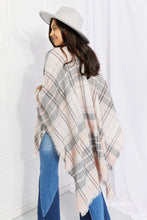 Load image into Gallery viewer, Leto Punch of Plaid Lightweight Poncho
