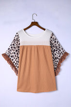 Carregar imagem no visualizador da galeria, Blusa Plus Size Estampada Color Block com Babados
