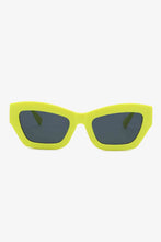 Carregar imagem no visualizador da galeria, Classic UV400 Polycarbonate Frame Sunglasses
