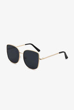 Carregar imagem no visualizador da galeria, Metal Frame Wayfarer Sunglasses
