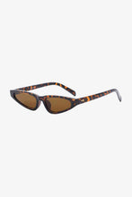 Carregar imagem no visualizador da galeria, Polycarbonate Frame UV400 Cat Eye Sunglasses
