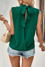 Carregar imagem no visualizador da galeria, Tied Mock Neck Blouse
