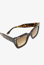 Carregar imagem no visualizador da galeria, Inlaid Rhinestone Polycarbonate Sunglasses
