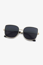 Carregar imagem no visualizador da galeria, Metal Frame Wayfarer Sunglasses
