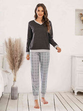 Carregar imagem no visualizador da galeria, Long Sleeve Top and Polka Dot Pants Set
