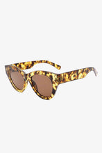 Carregar imagem no visualizador da galeria, Tortoiseshell Polycarbonate Wayfarer Sunglasses
