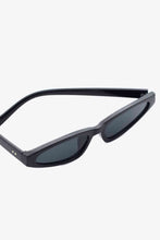 Carregar imagem no visualizador da galeria, Polycarbonate Frame UV400 Cat Eye Sunglasses
