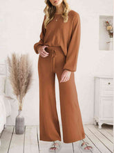 Carregar imagem no visualizador da galeria, Long Sleeve Lounge Top and Drawstring Pants Set
