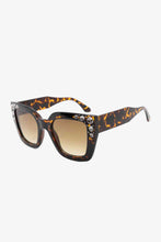 Carregar imagem no visualizador da galeria, Inlaid Rhinestone Polycarbonate Sunglasses
