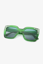 Carregar imagem no visualizador da galeria, Inlaid Rhinestone Polycarbonate Sunglasses
