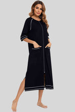 Carregar imagem no visualizador da galeria, Zip Up Slit Round Neck Night Dress with Pockets
