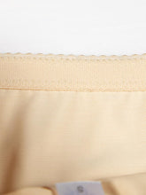 Carregar imagem no visualizador da galeria, Full Size Lace Detail Shaping Shorts
